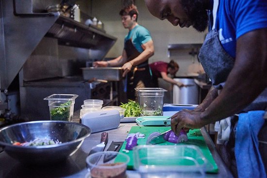 BOSE  865983-0500 SoundLink Flex Bluetooth Portable Speaker- Wit  BOSE  865983-0500 SoundLink Flex Bluetooth Portable Speaker- Wit