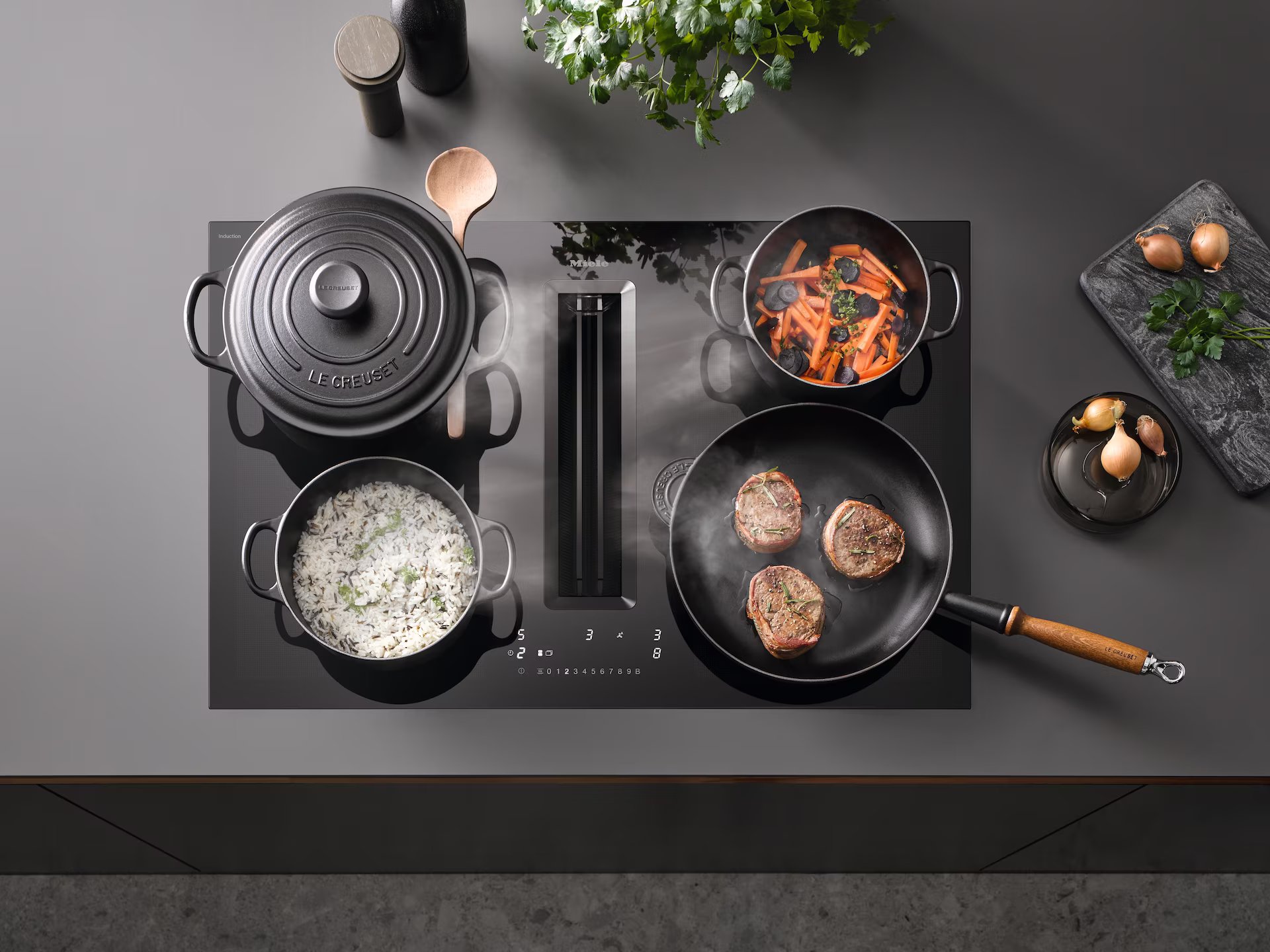 MIELE KMDA7676-1FLBLACKPERFECTIONBLACK kookplaat met afzuiging - 80cm
