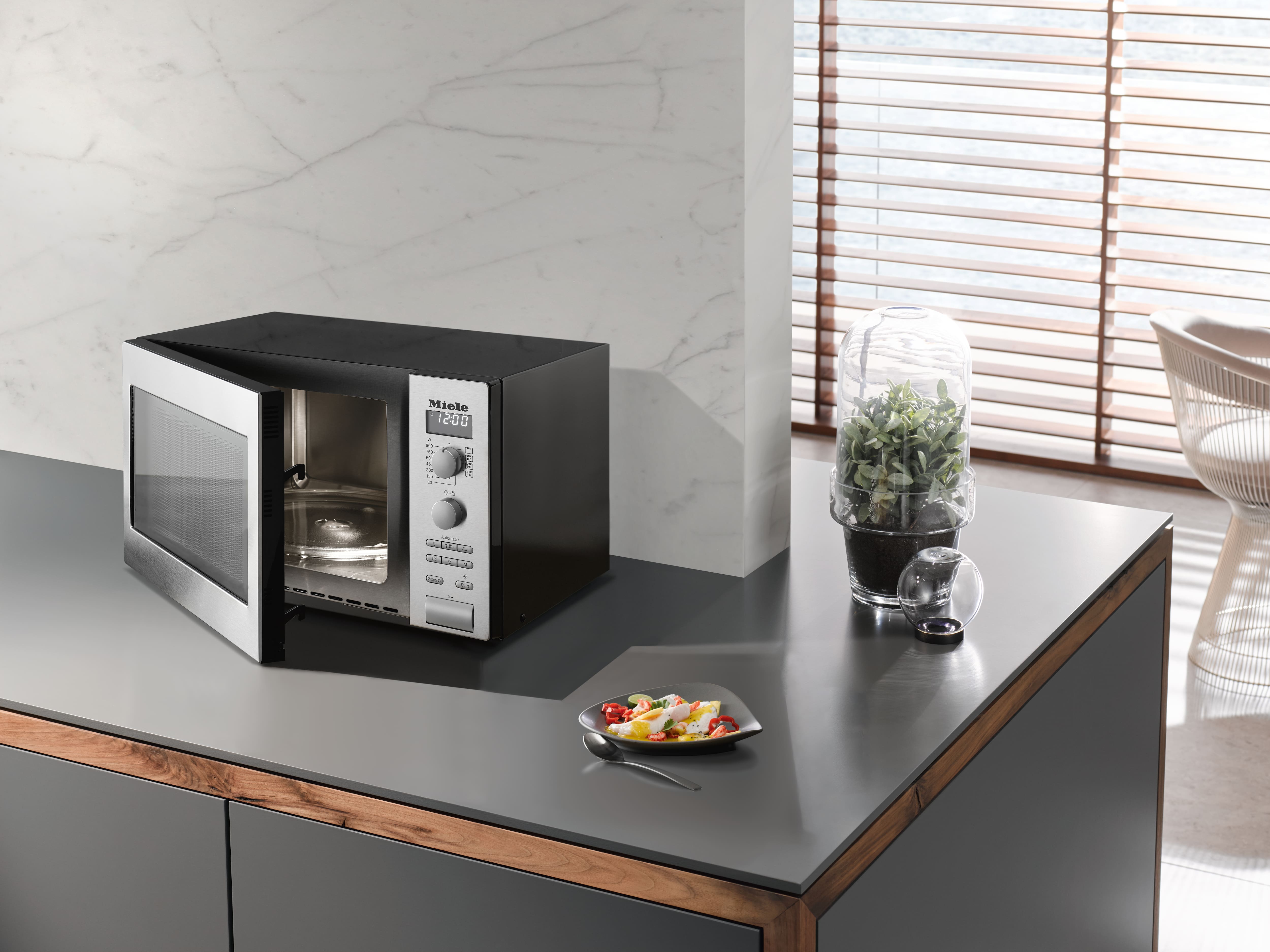 MIELE M6012CS vrijstaande microgolfoven met grill - 30cm